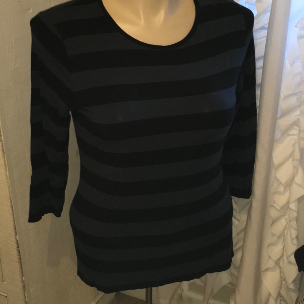 Size large Tahiti knit top